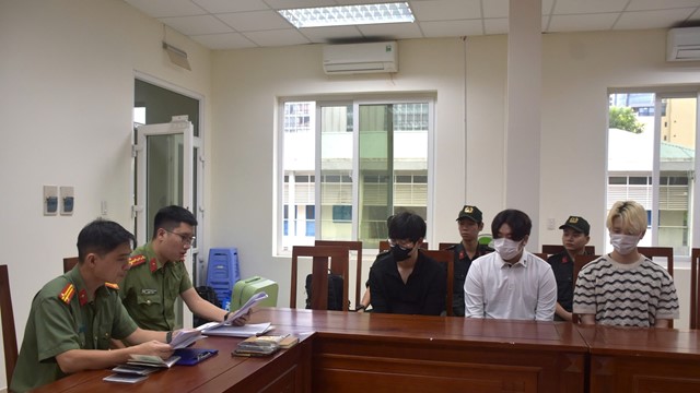 Bắt, di lý 3 đối tượng Interpol truy nã đỏ về nước