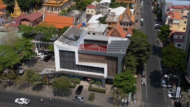 Đóng cửa Tập đoàn H.