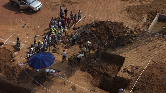 Phong tỏa khẩn cấp công trường xây dựng, khai quật ‘kho báu’ trị giá 11.000 tỷ, chứa hơn 300 trang sức vàng bạc dưới hố sâu 2m