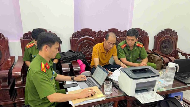 Bắt 2 cán bộ Sở Y tế nhận hối lộ