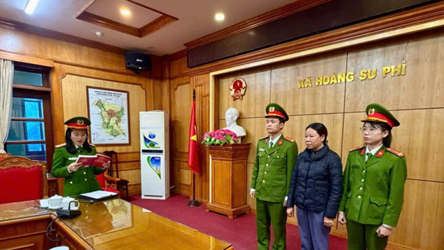 Khởi tố, khám xét chỗ ở một cựu Phó Chủ tịch UBND thị trấn cũ 