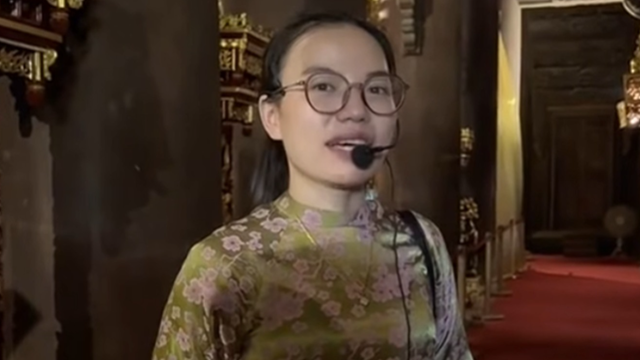 Chính thức đình chỉ nữ hướng dẫn viên tại một khu di tích