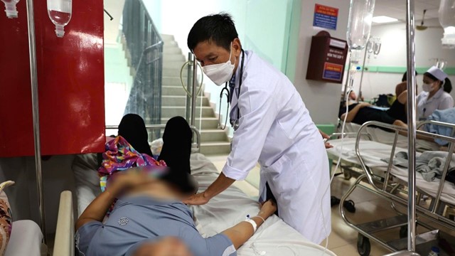 Vụ 125 người nhập viện sau khi ăn bánh mì ở TP. Hồ Chí Minh: Chính thức xử phạt chủ cơ sở