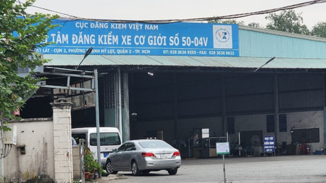 Cựu Giám đốc một Trung tâm đăng kiểm nhận 7 năm tù