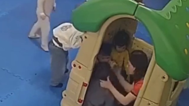 Đình chỉ nữ giáo viên mầm non N.T.B.