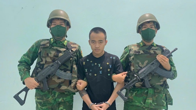 Bắt Nguyễn Thành Đạt SN 2007 khi đang nhập cảnh vào Việt Nam