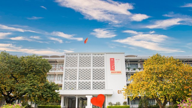 Một đại học top đầu Việt Nam tuyển thẳng gần 400 sinh viên