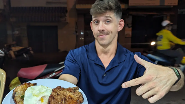 Bỏ công việc ở Hawaii để tới Việt Nam, chàng trai không muốn về Mỹ vì 'cuộc sống quá tuyệt vời'