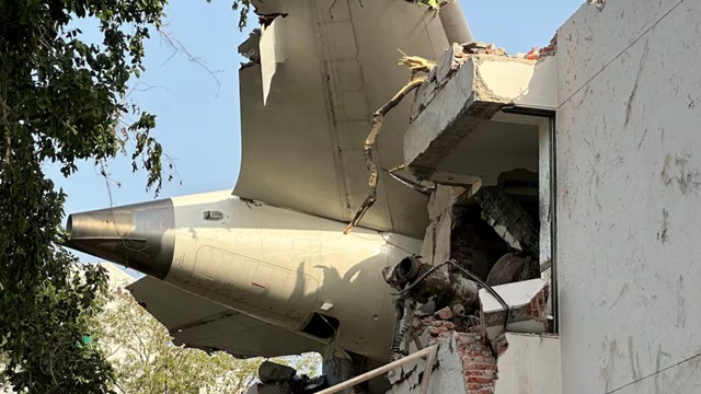 ‘Giấc mơ bay’ sụp đổ giữa không trung: Boeing một lần nữa rơi vào khủng hoảng sau tai nạn thảm khốc ở Ấn Độ