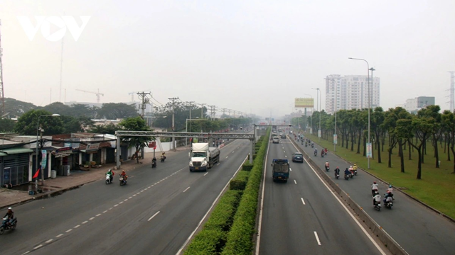 Từ giờ, 2 tuyến đường này chính thức cấm xe tải và xe khách dừng, đỗ