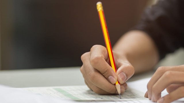 Tòa án tuyên phạt 3 giảng viên đại học làm hộ bài thi cho sinh viên