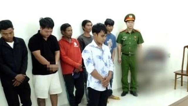 Khởi tố 7 đối tượng đào bới xác heo đã bị tiêu hủy do dịch bệnh, sơ chế đem đi tiêu thụ