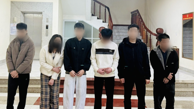 Bắt khẩn cấp đối tượng sinh năm 2004 cầm đầu đường dây đánh bạc trăm tỷ