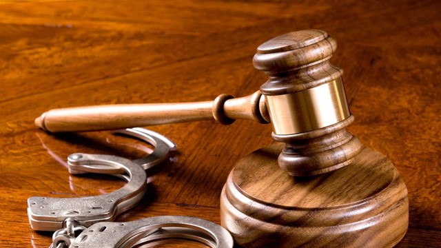 Khởi tố lễ tân một khách sạn nổi tiếng tại Cát Bà