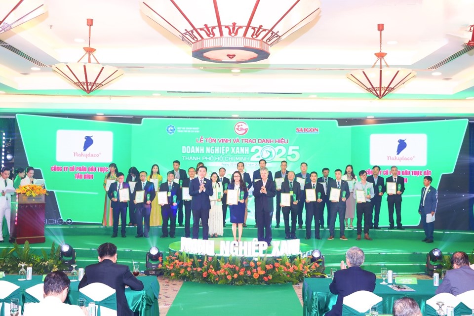 Nhiều doanh nghiệp thuộc hệ sinh thái HungHau Holdings được trao danh hiệu Doanh nghiệp Xanh TP.HCM - ảnh 3